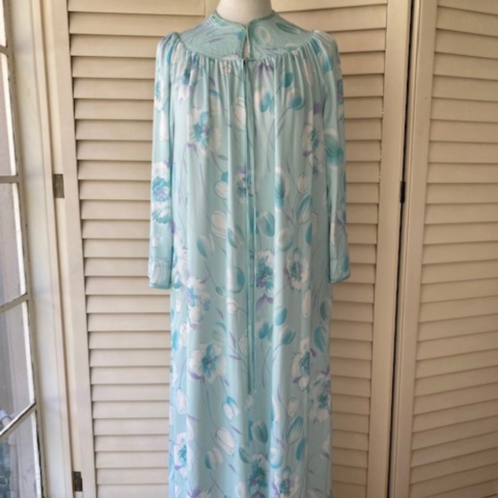 Vintage Evelyn Pearson Go-Coat Lounger - Picture 10 of 12